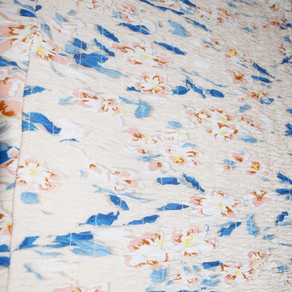 NWT BCBGeneration Floral Spring Smocked Tapioca Mini Skirt Size medium - Picture 4 of 8